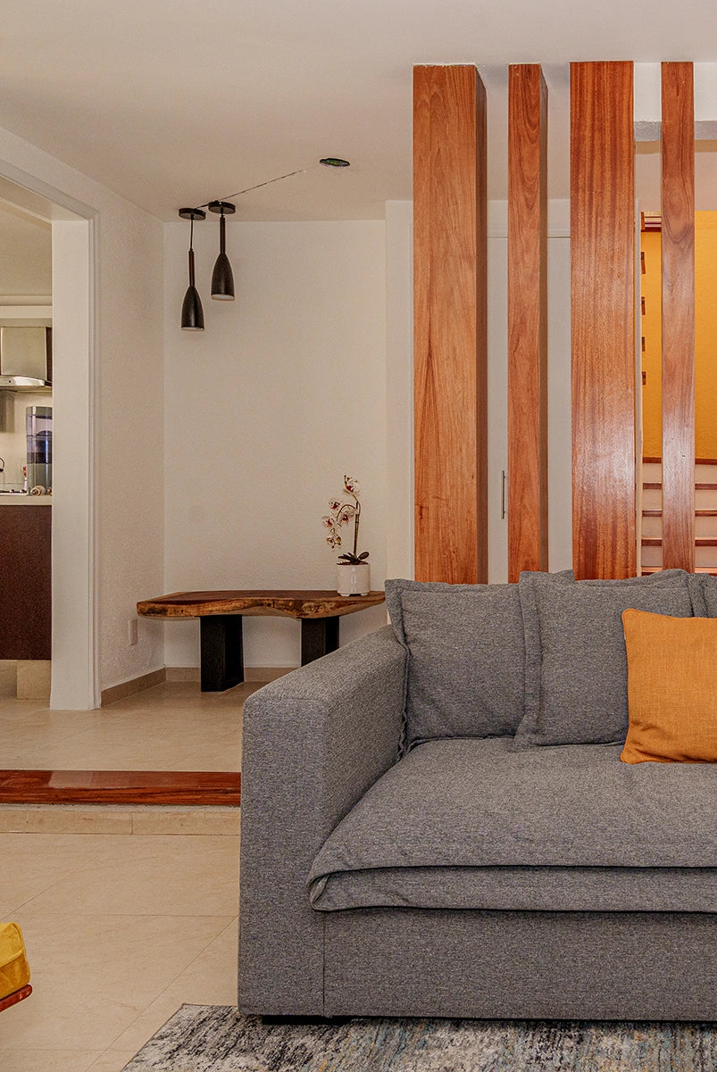Madera en interior, sillón nuevo, diseño actual, diseño de interiores en CDMX, Yadmar